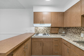 The Phoenix Apartments on 6th Avenue in Phoenix, AZ - Building Photo - Building Photo