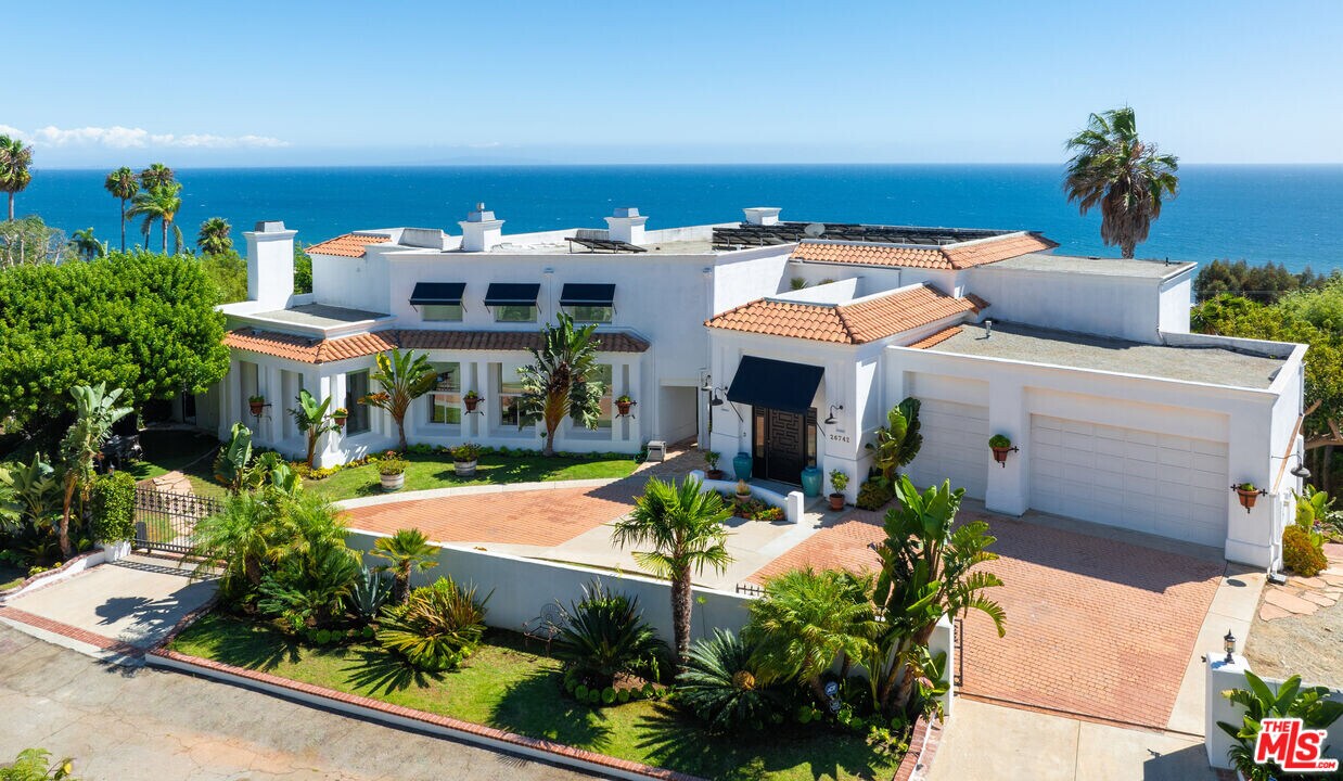 26742 Via Linda St in Malibu, CA - Foto de edificio