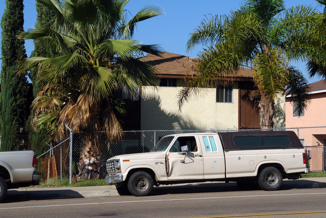 832 Grand Ave in Spring Valley, CA - Building Photo - Building Photo