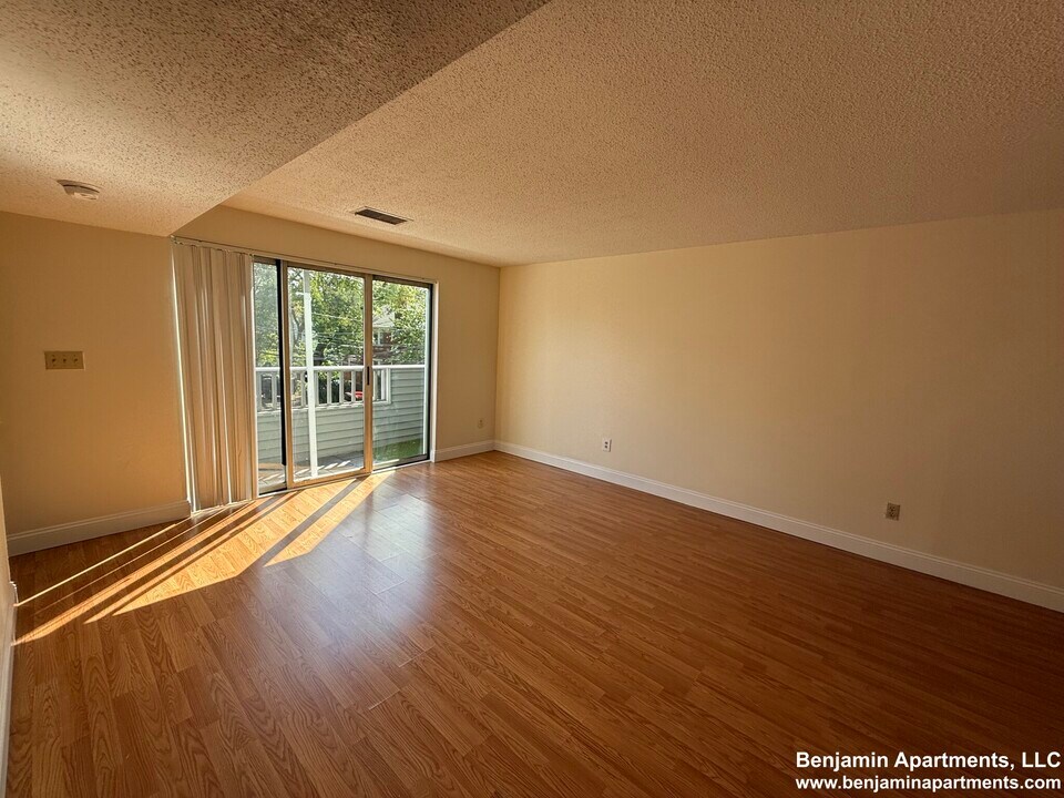 142 North Beacon St, Unit A4 in Boston, MA - Building Photo