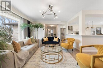 66 Westwood Ln in Richmond Hill, ON - Building Photo - Building Photo