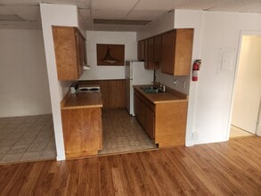 15 W Marshall St, Unit 102 in Rice Lake, WI - Foto de edificio - Building Photo