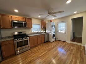 215 Cedar St, Unit 2R Apartamentos