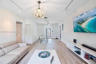 2520 SW 20th St in Miami, FL - Building Photo - Building Photo