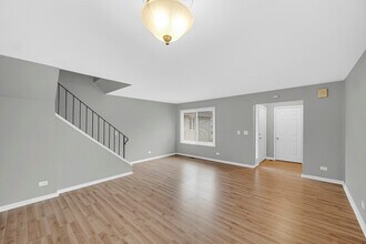 1029 Pheasant Run Ln in Aurora, IL - Building Photo - Building Photo