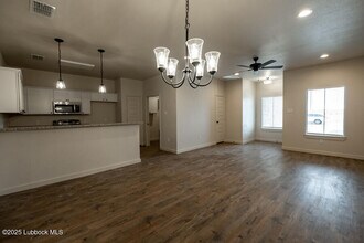 1238 N 7th St in Wolfforth, TX - Building Photo - Building Photo