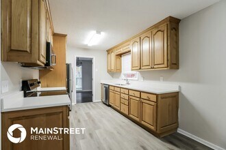 517 N Clayview Dr in Liberty, MO - Building Photo - Building Photo