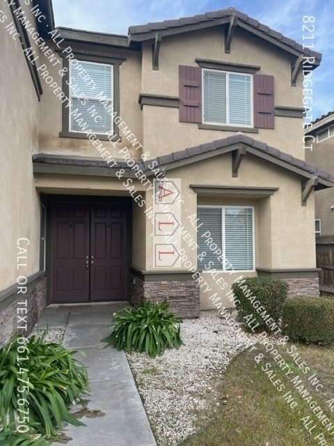 8211 Ridgegate Ct in Bakersfield, CA - Building Photo - Building Photo
