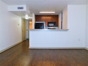 1512 N Elm St in Denton, TX - Building Photo - Building Photo