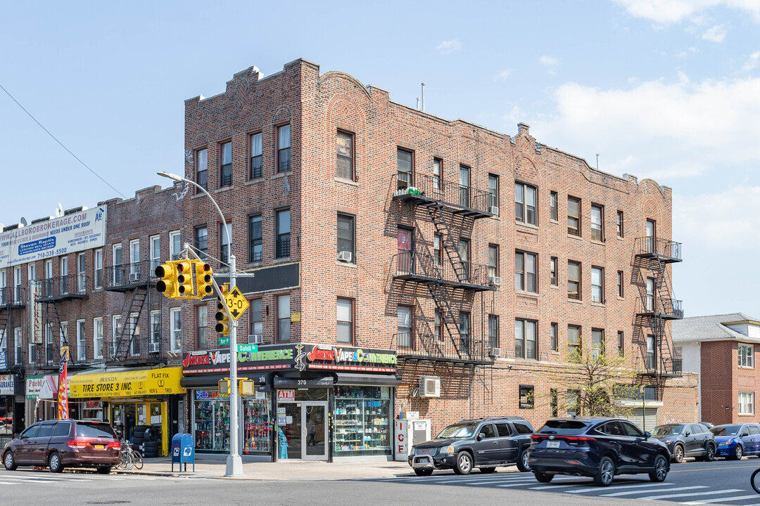 370 Avenue P in Brooklyn, NY - Building Photo