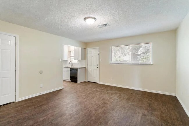 5427 Bungalow Ln in Houston, TX - Foto de edificio - Building Photo