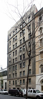 27-33 E 62nd St in New York, NY - Building Photo