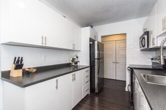 475-477 Lancaster St W in Kitchener, ON - Building Photo - Building Photo