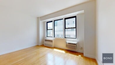 236 E 36th St in New York, NY - Building Photo - Building Photo