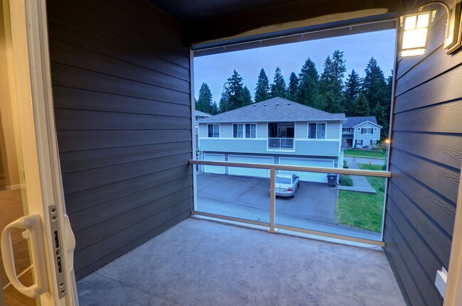 1643 Burnside Pl in Dupont, WA - Building Photo - Building Photo