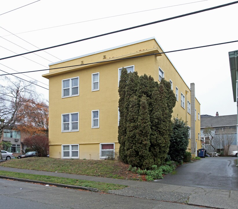 4504 Dayton Ave N in Seattle, WA - Building Photo