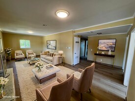 988 S Garey Ave in Pomona, CA - Building Photo