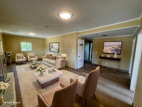 988 S Garey Ave in Pomona, CA - Building Photo - Building Photo