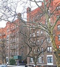 300 Ocean Pky in Brooklyn, NY - Foto de edificio - Building Photo