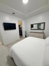 1022 NE 42nd Terrace in Homestead, FL - Building Photo - Building Photo