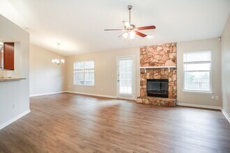 380 Willow Green Dr in Orange Park, FL - Foto de edificio - Building Photo