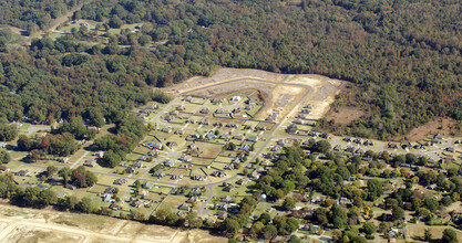 Holly Grove in Horn Lake, MS - Foto de edificio - Building Photo