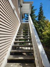 3618 Michelle Ln in Anacortes, WA - Foto de edificio - Building Photo