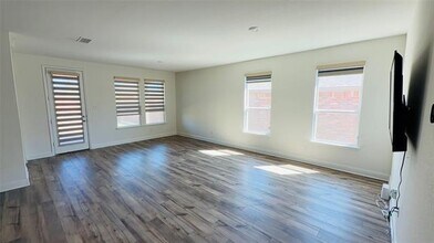 2512 Wheeler Ave in Aubrey, TX - Building Photo - Building Photo