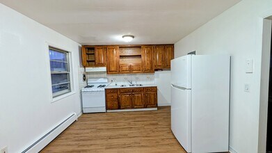 14 Fairview Dr in Danbury, CT - Building Photo - Building Photo