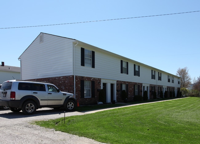 Jefferson Place Apartments in Jefferson, OH - Foto de edificio - Building Photo