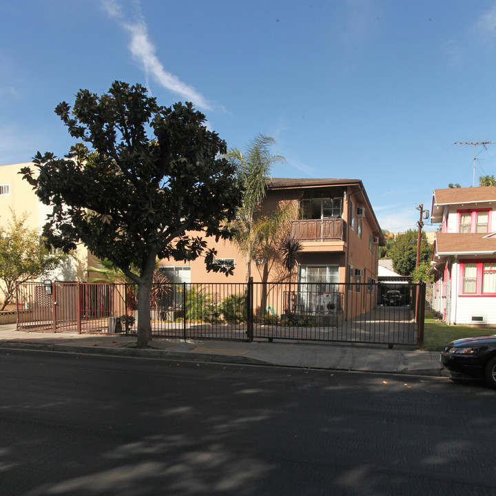 6635 De Longpre Ave in Los Angeles, CA - Building Photo