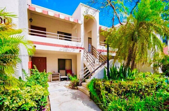 20300 NE 3rd Ct in North Miami Beach, FL - Building Photo - Building Photo