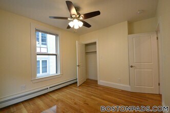 35 Brookline St, Unit 8 in Cambridge, MA - Building Photo - Building Photo