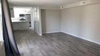 10282 Golden Willow Dr in Sandy, UT - Building Photo