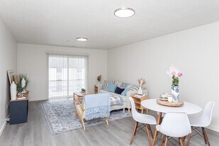 Payson Point in Payson, UT - Building Photo