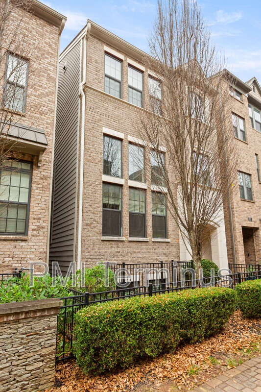 property at 609 Broadview Terrace NE