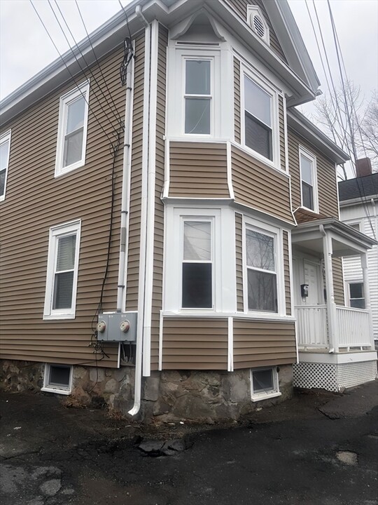 15-17-17 Mt Pleasant St in Waltham, MA - Building Photo