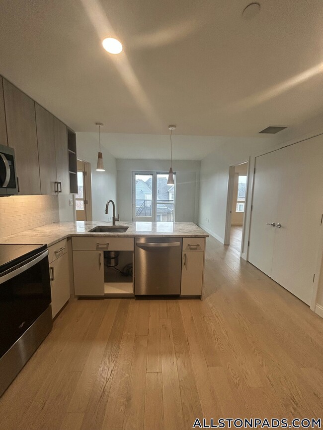 55 Brighton Ave in Boston, MA - Building Photo - Building Photo
