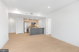 2000 Dreer St in Philadelphia, PA - Building Photo - Building Photo