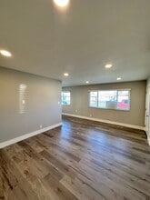 5852 Santa Barbara Ave, Unit D in Garden Grove, CA - Building Photo - Building Photo