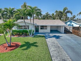 1210 Skylark Ln in Lantana, FL - Building Photo