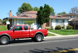 712 Harvard Ave Apartments