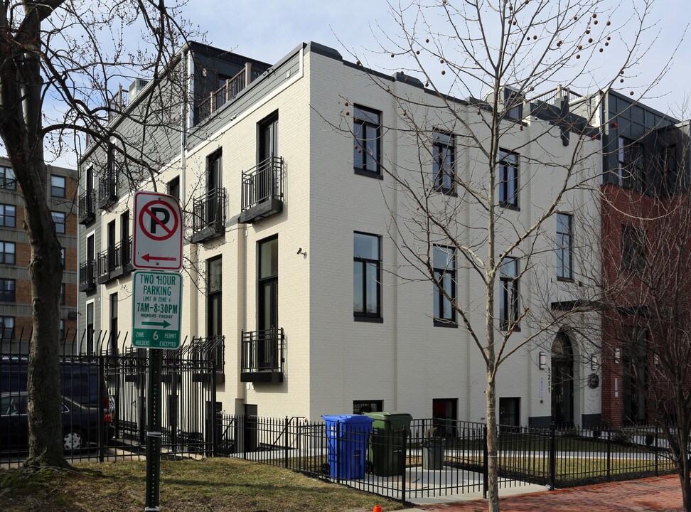 Cambridge Row in Washington, DC - Foto de edificio