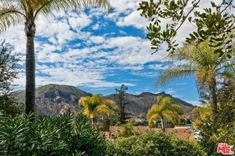 17171 Palisades Cir in Los Angeles, CA - Building Photo - Building Photo