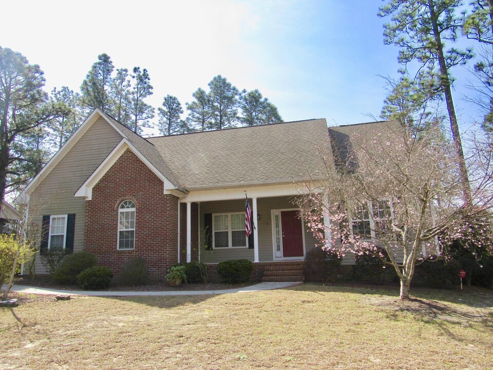 6 Moore Dr in Pinehurst, NC - Building Photo