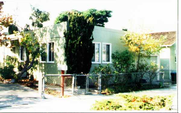 1208 St. Francis St in Redwood City, CA - Building Photo - Building Photo