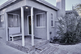 4927 Forman Ave in North Hollywood, CA - Building Photo - Building Photo