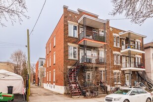 5057-5065 4E Av in Montréal, QC - Building Photo