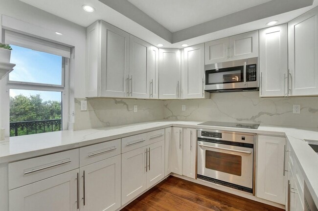 2871 N Ocean Blvd in Boca Raton, FL - Foto de edificio - Building Photo