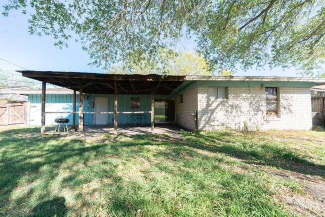 1719 Austin St in Portland, TX - Building Photo - Building Photo